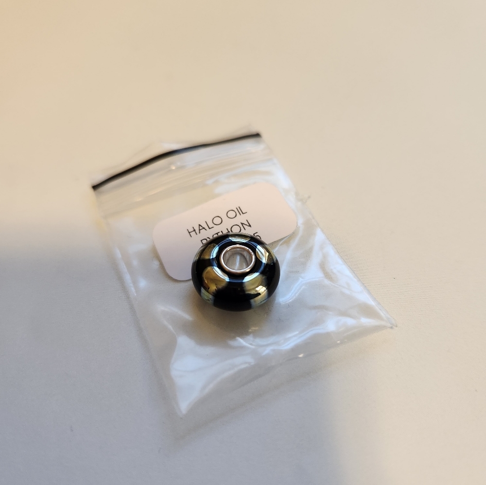 Elfbeads Halo Oil Python charm - Picture 3 of 4